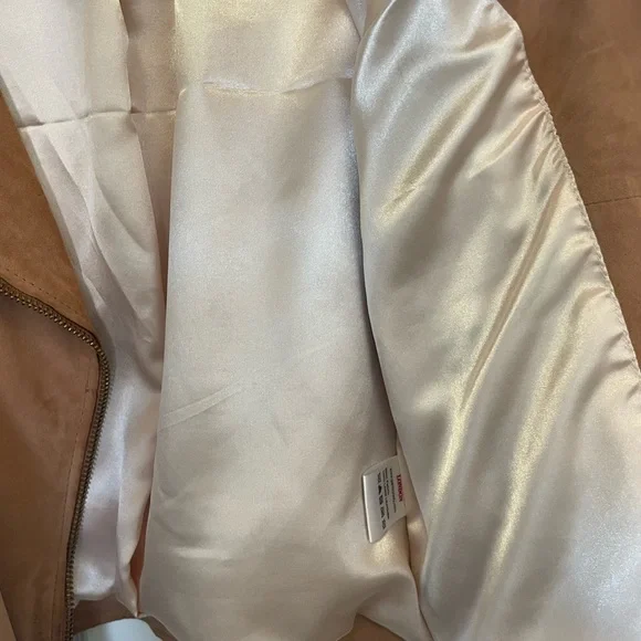 GatsbyLady London 100% Lamb Leather Cropped Moto Jacket Tan and Gold Hardware - Picture 7 of 13